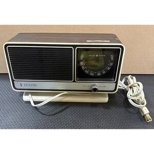 VINTAGE ZENITH AM SOLID STATE Radio F-214W WOODGRAIN Plastic